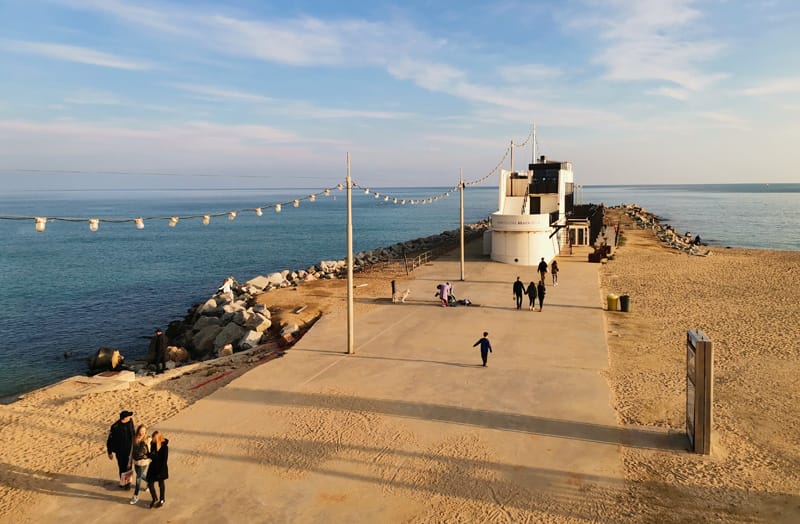 море