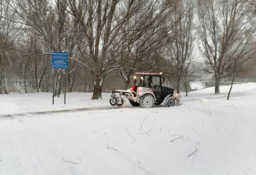 уборка снега, техника, зима. Фото Юлии Смагринской