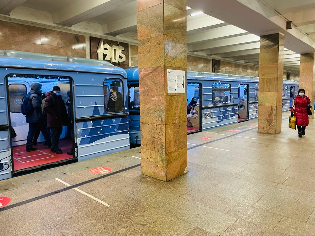 метро, маска. Фото Наталии Бахаревой