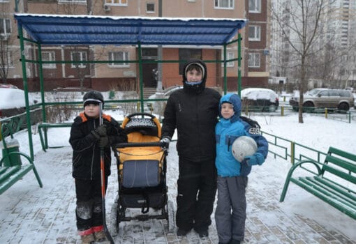 коляска, дети, многодетные, зима. Фото Александра Некрасова