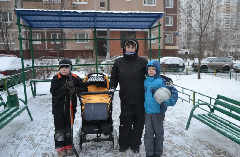 коляска, дети, многодетные, зима. Фото Александра Некрасова