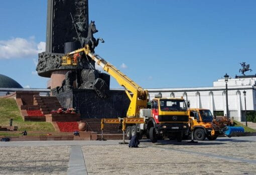 Монумент Победы, Поклонная гора, промывка памятников, фото Мой Дом Москва