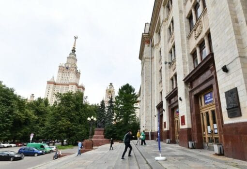 поступление вуз МГУ абитуриенты, приемная кампания