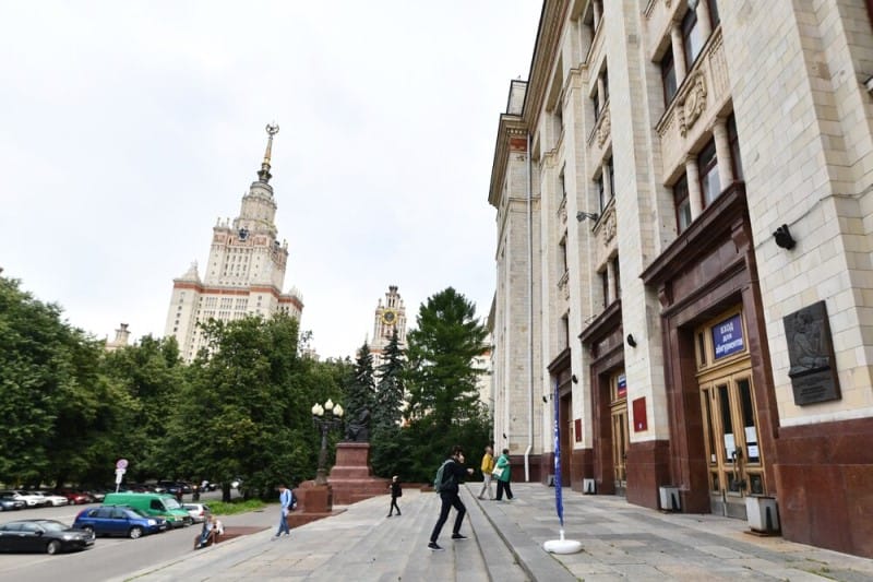 поступление вуз МГУ абитуриенты, приемная кампания