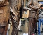 памятник у театра Вахтангова, фото Ирина Шведова