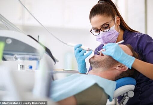 стоматолог, Фото: Shutterstock/ Lucky Business