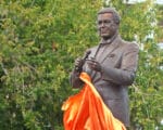 Кобзон, памятник