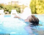 ребенок, вода, Фото: Getty Images / Stockphoto