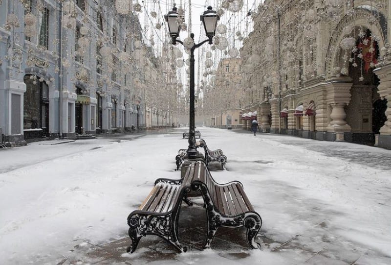 Первый снег зима Москва Фото из телеграм-канала «Московские новости»