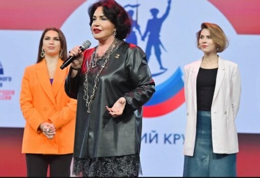Надежда Бабкина В театре «Русская песня» состоялся гала-концерт лауреатов Всероссийского фольклорного конкурса «Казачий круг»