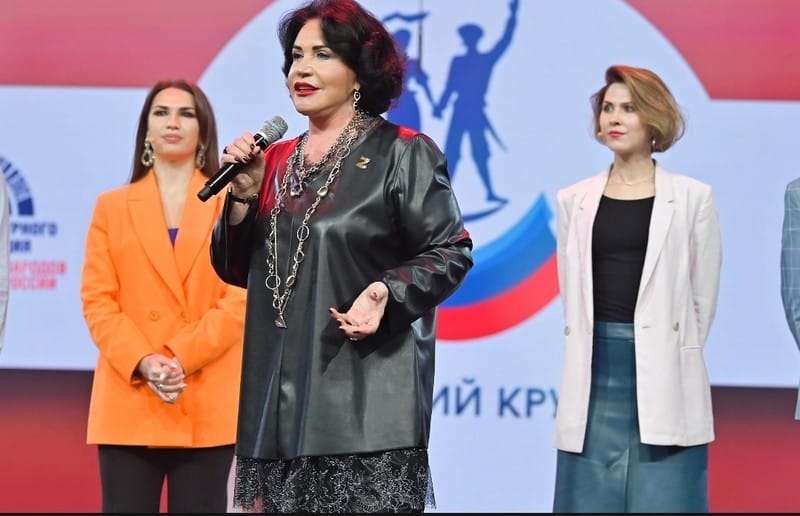 Надежда Бабкина В театре «Русская песня» состоялся гала-концерт лауреатов Всероссийского фольклорного конкурса «Казачий круг»