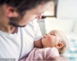 младенец, Фото: Shutterstock / Halfpoint 