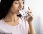 вода, стакан, Фото: Shutterstock/Prostock-studio