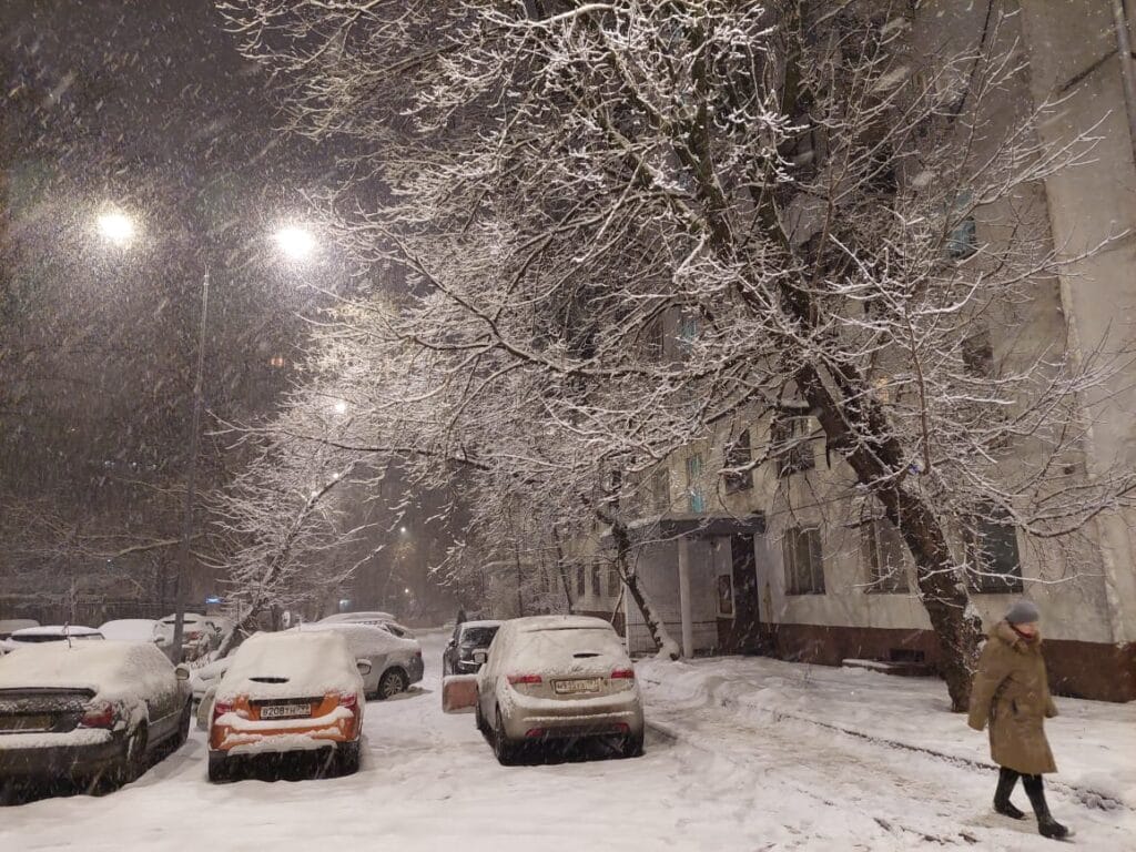 зима, снег, двор, фото Яна Маевская