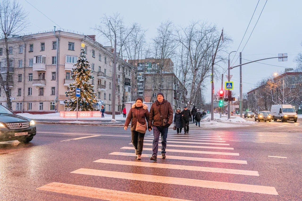 зима, елка, переход, улица, Москва, фото КГХ