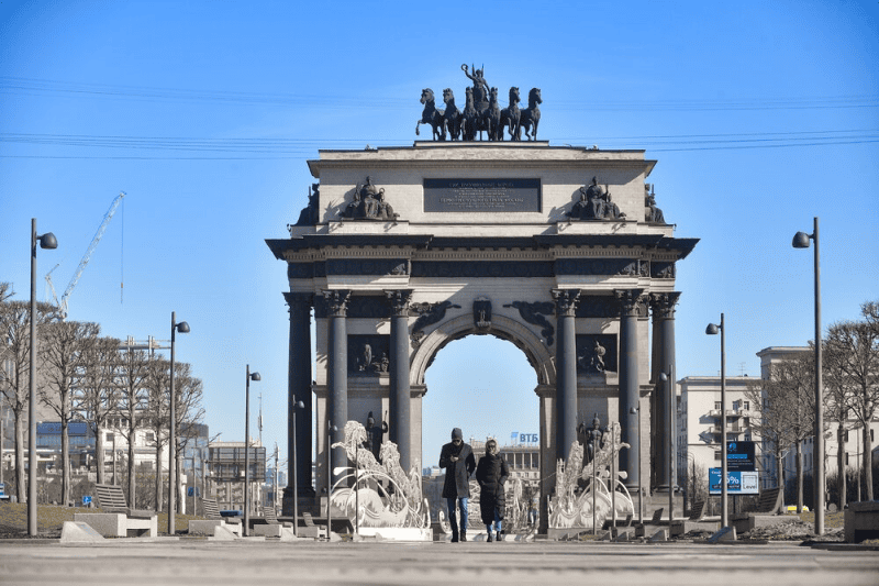 Москва, весна, триумфальная арка,Фото Сергея Киселёва / агентство «Москва»
