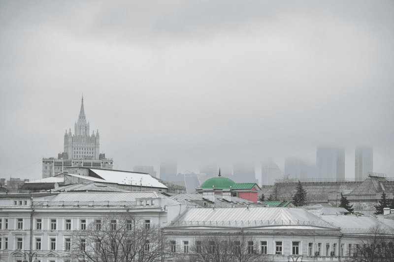 город, дома, мар,т туман, Фото Сергея Киселёва / агентство «Москва»