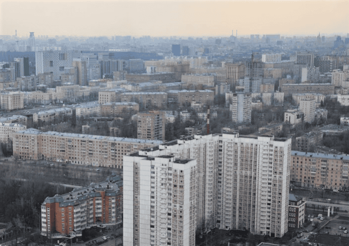 дома, недвижимость, город, весна,Фото Артура Новосильцева / агентство «Москва»