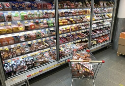 магазин, продукты, сосиски, Фото мобильного репортера / агентство «Москва»