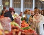 ярмарка, торговля, овощи, Фото Антона Кардашова / агентство «Москва»