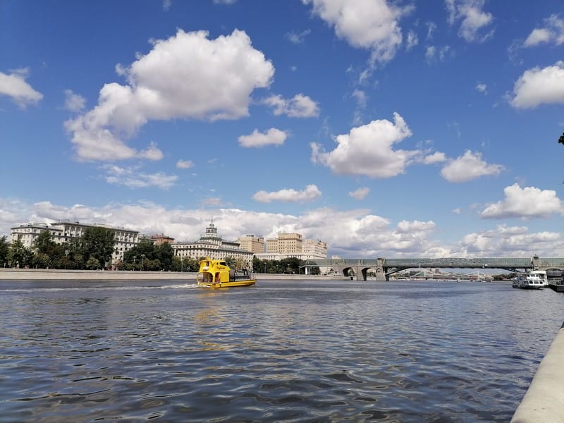 Москва-река, судно, мост, фото Юлия Смагринская