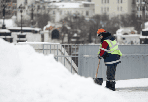 снег, сугробы, уборка снега, ЖКХ, Фото Пелагии Тихоновой / агентство «Москва»