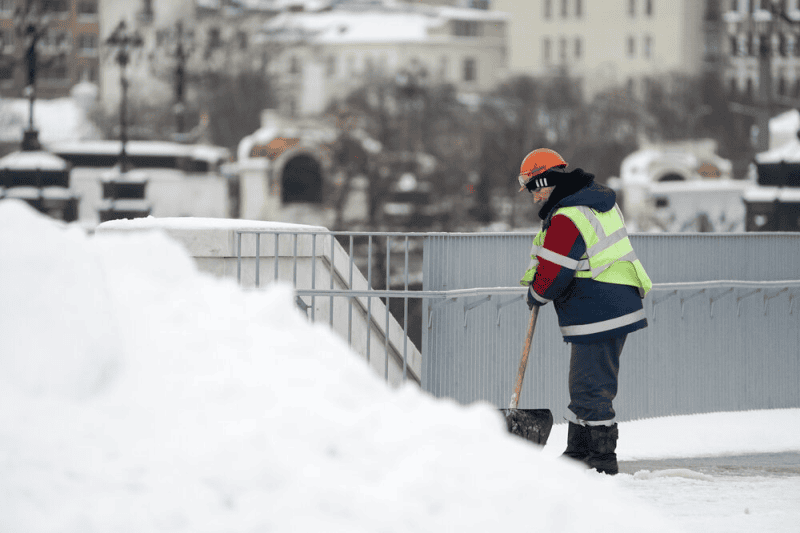 снег, сугробы, уборка снега, ЖКХ, Фото Пелагии Тихоновой / агентство «Москва»