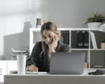 работа, скучающий сотрудник, Фото Freepik