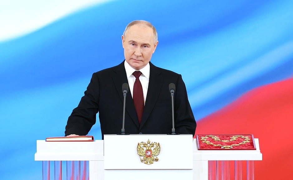 Владимир Путин приносит присягу народу России. Путин Фото: Александр Казаков, РИА «Новости»