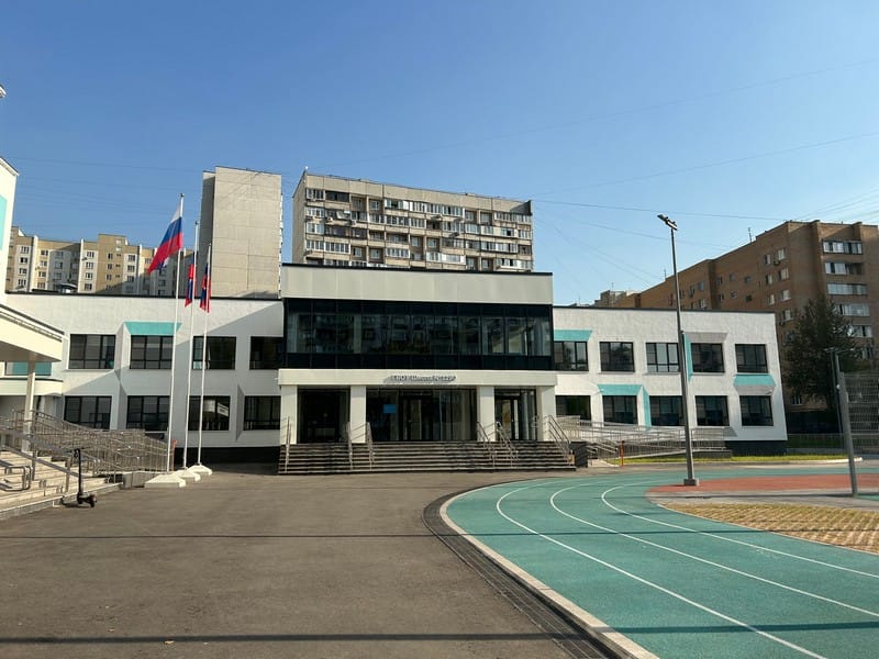Школа от Моны