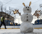 снеговик, ноябрь,Фото Василия Кузьмичёнка / агентство «Москва»