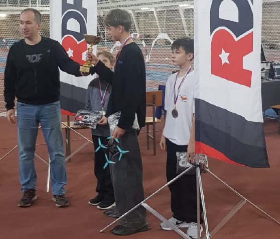 дрон, спорт, гонки