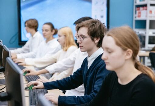 студенты образование