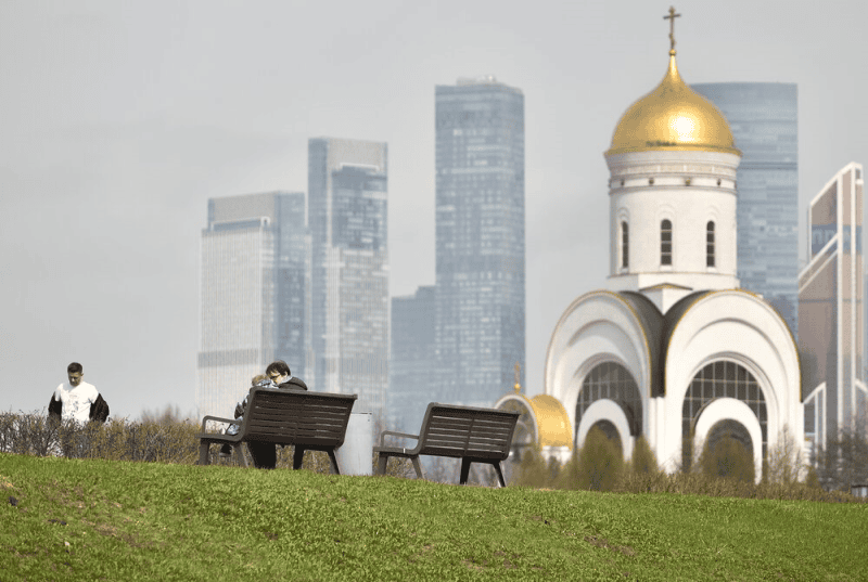 весна, старина и современность, церковь, Сити, Фото Сергея Киселева / агентство «Москва»