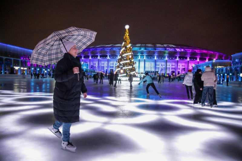 каток, Лужники, дождь,Фото Артура Новосильцева / агентство «Москва»