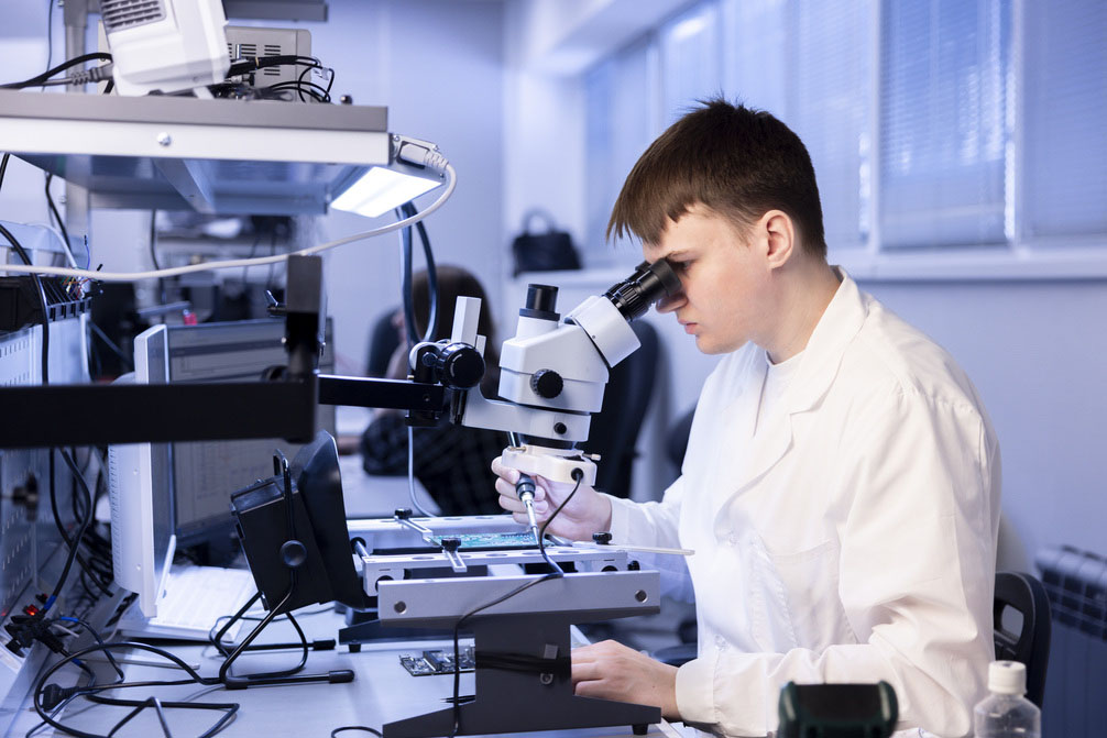 от Моны